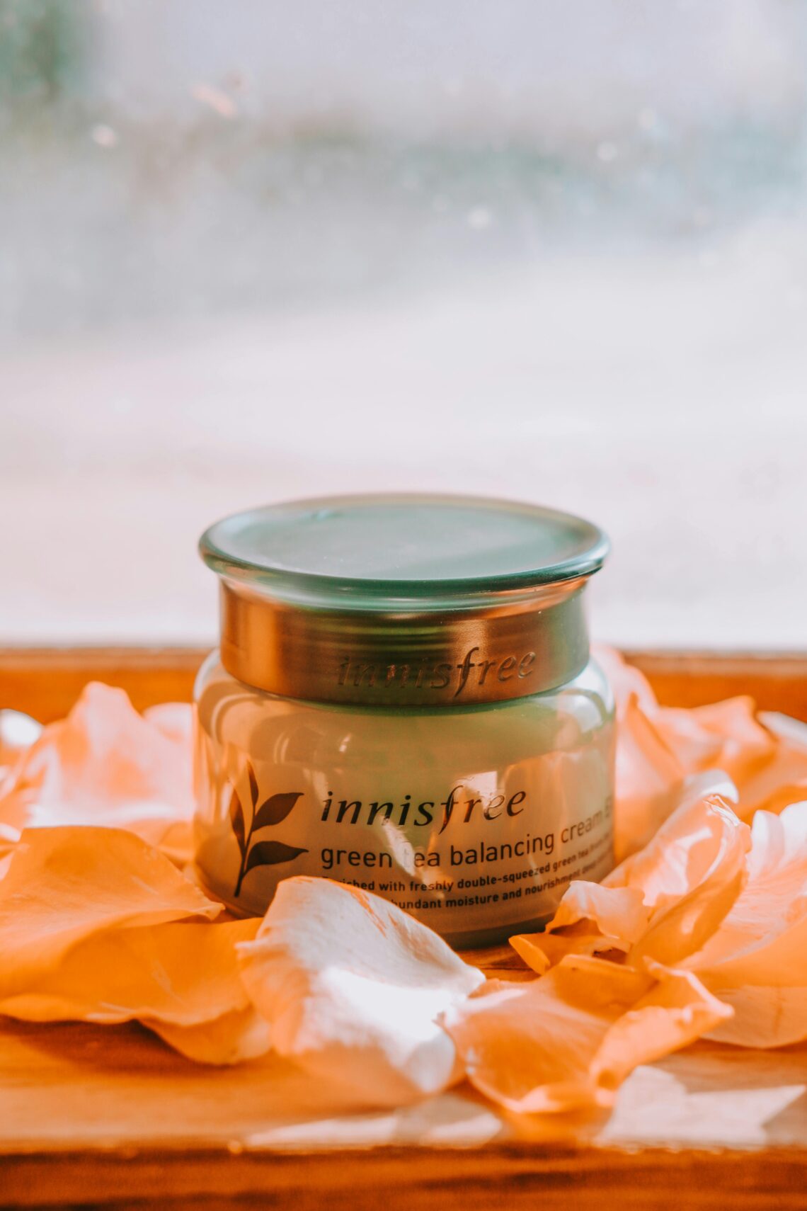 does moisturizer age your skin